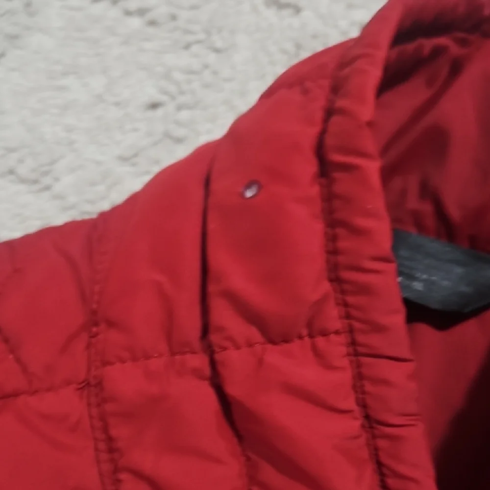 The North Face Women’s Insulated Puffer Jacket Red – Size Missing (See Measureme